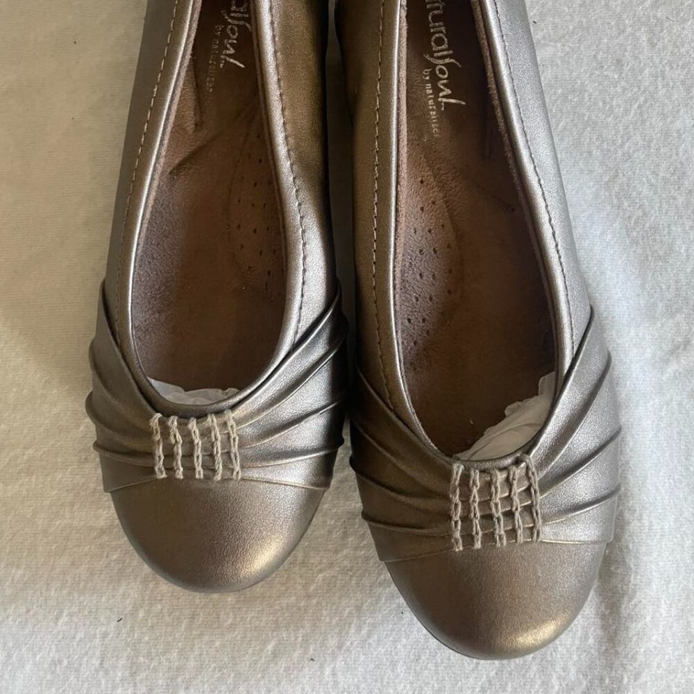 EUC Natural Soul by Naturalizer Metallic Flat Size 6.5